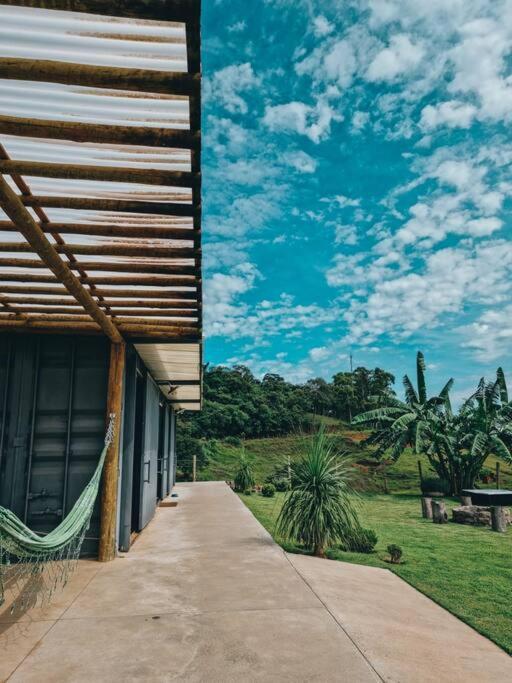 Casa Container Com Spa E Linda Vista Para A Serra Da Mantiqueira Villa Bueno Brandao Exterior photo